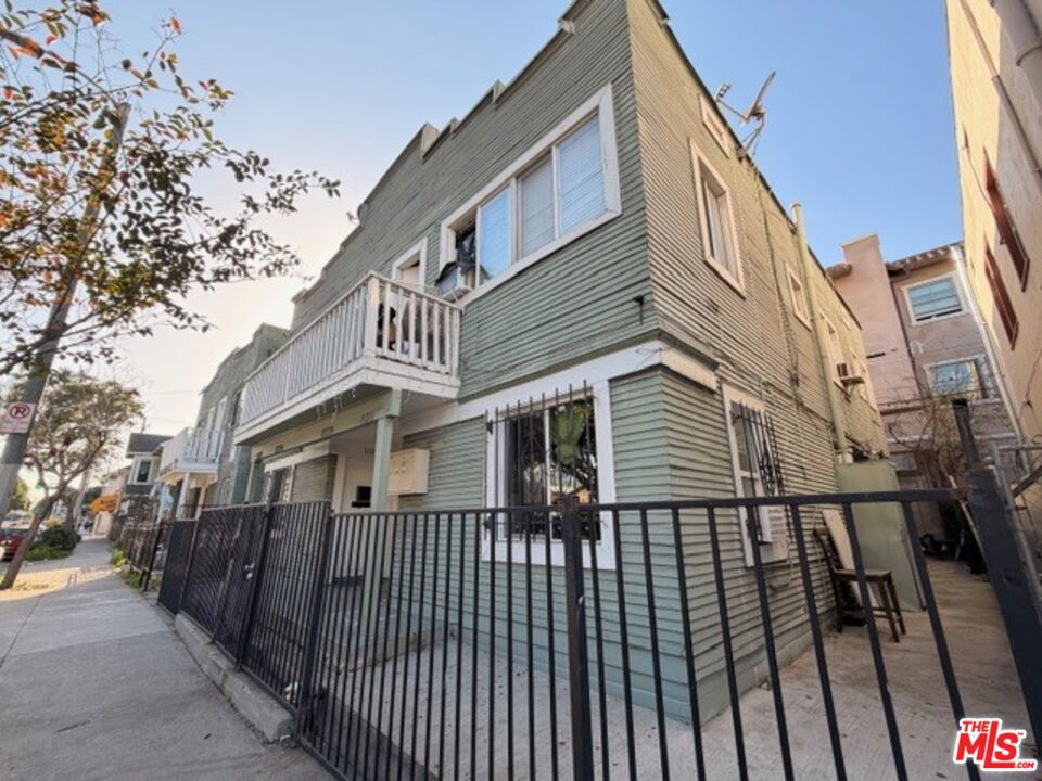 1137 S Union Avenue Property Photo 23