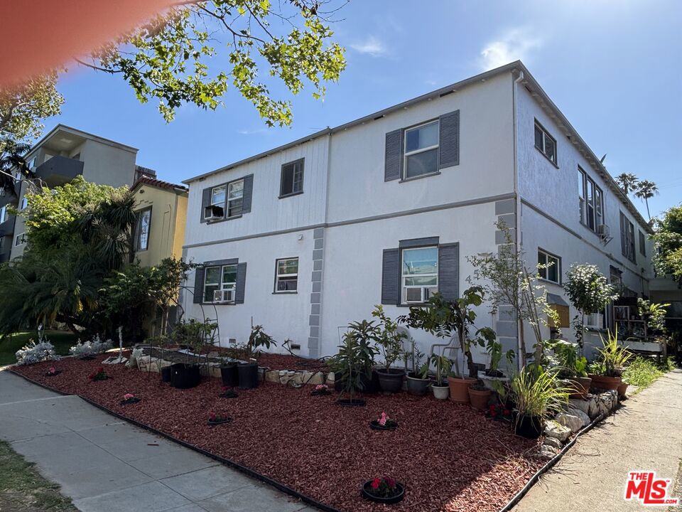 455 S Oakhurst Drive Property Photo 1