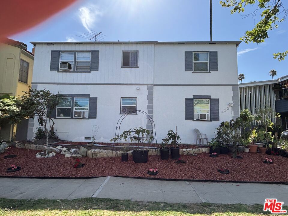 455 S Oakhurst Drive Property Photo 2