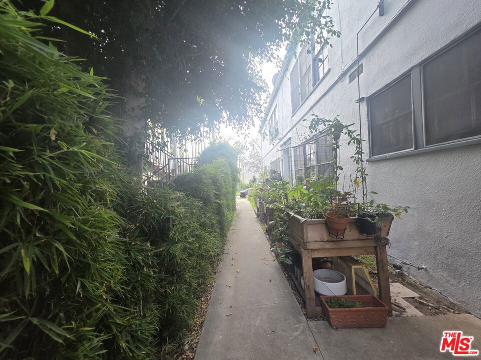 455 S Oakhurst Drive Property Photo 10