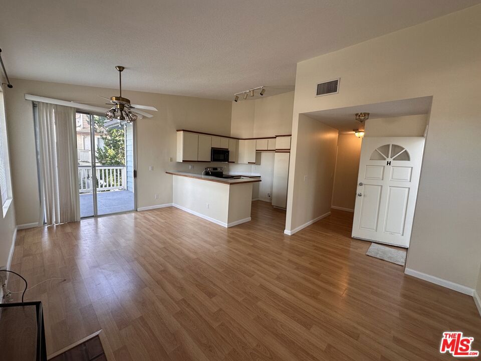 2486 Pleasant Way H Property Photo 5