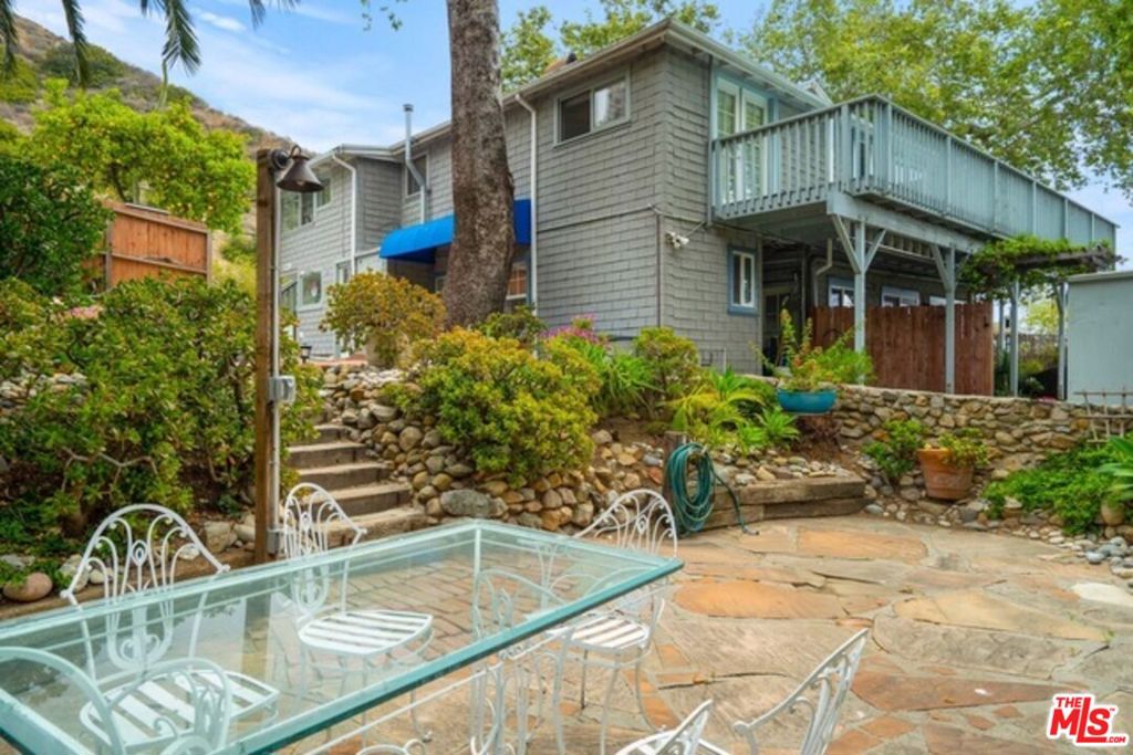 3945 Las Flores Canyon Road Property Photo 4