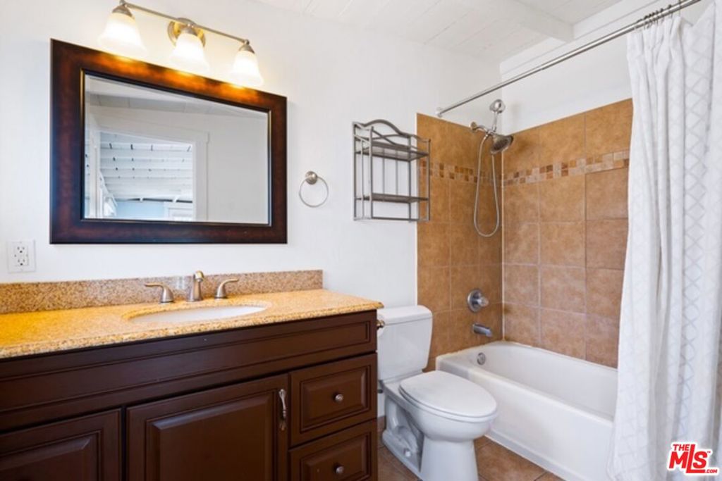 3945 Las Flores Canyon Road Property Photo 16