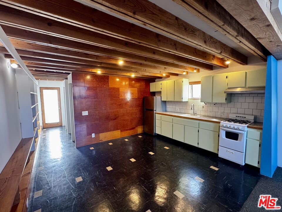 558 San Juan Avenue Property Photo 7