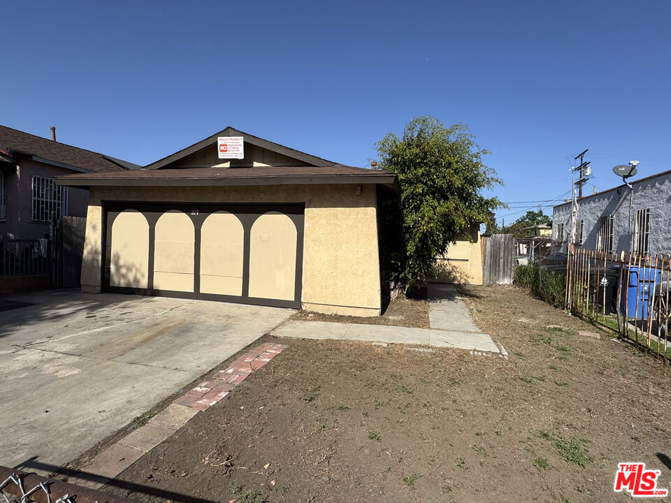 327 E 101st Street Property Photo 2