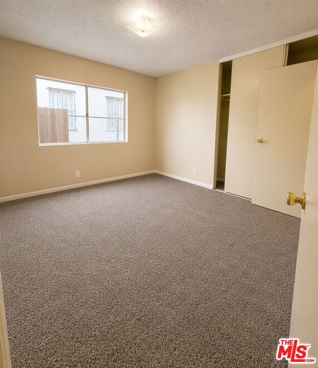 327 E 101st Street Property Photo 6