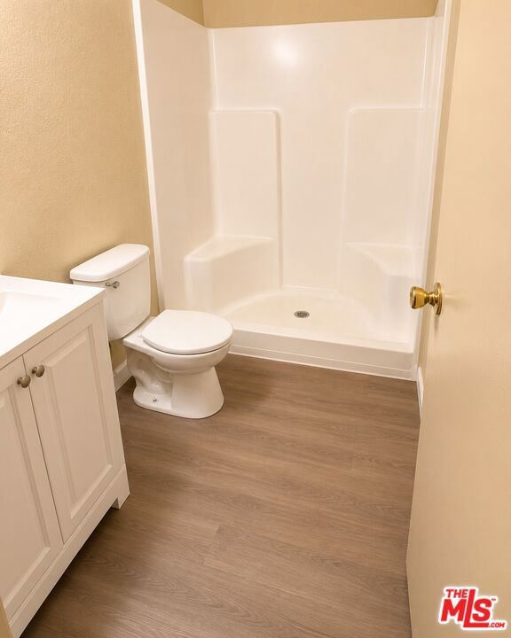 327 E 101st Street Property Photo 8