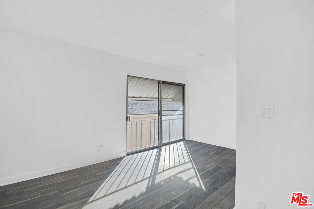 1610 S Beverly Glen Boulevard 7 Property Photo 4