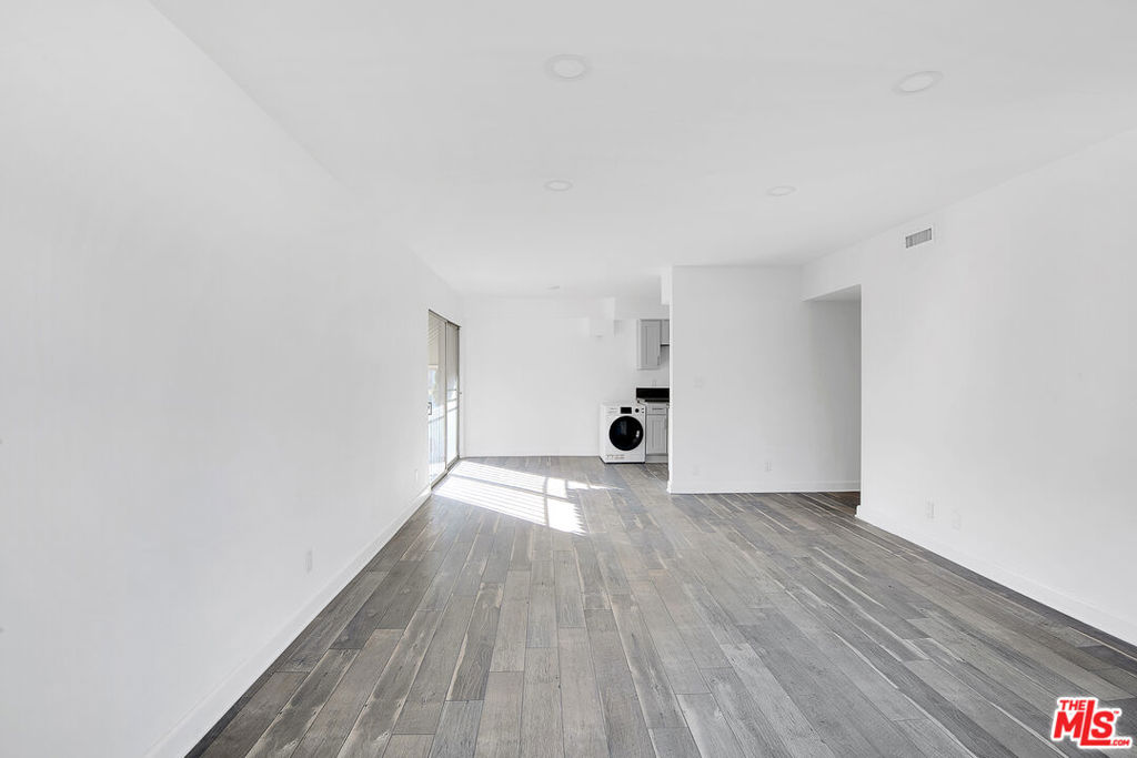 1610 S Beverly Glen Boulevard 7 Property Photo 6