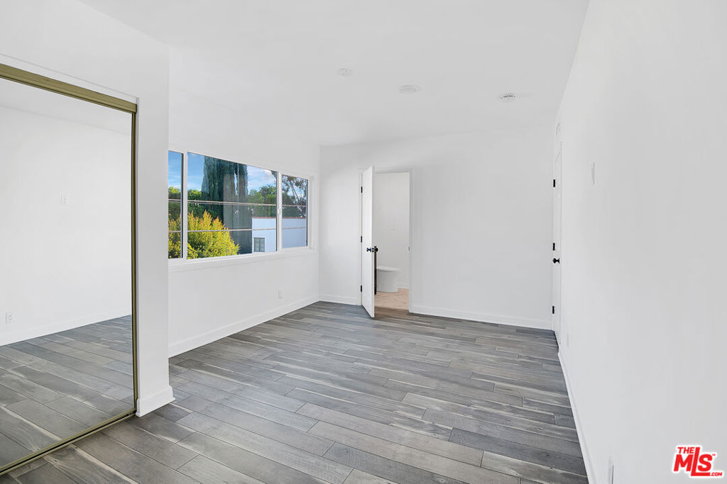 1610 S Beverly Glen Boulevard 7 Property Photo 10