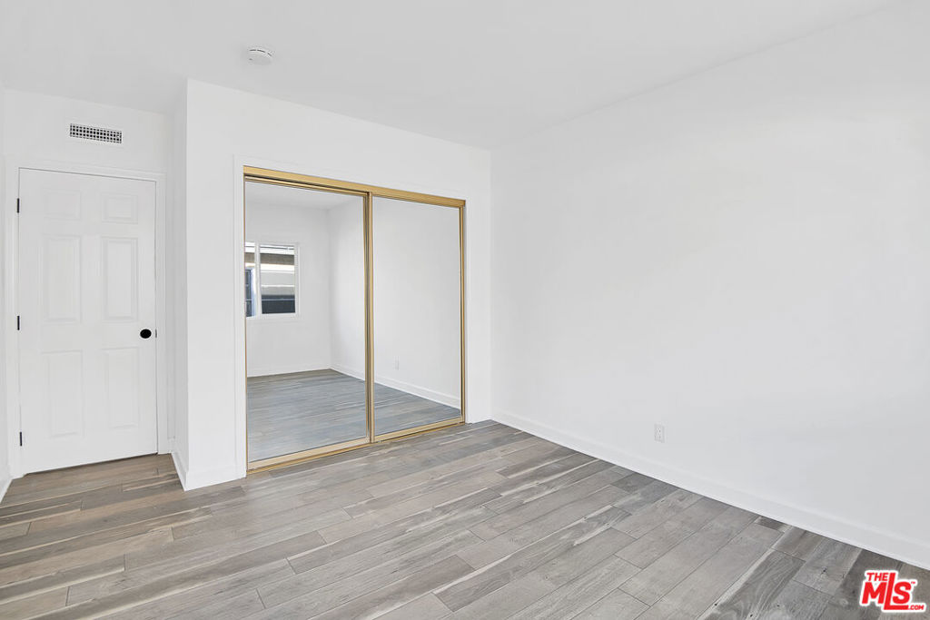 1610 S Beverly Glen Boulevard 7 Property Photo 11
