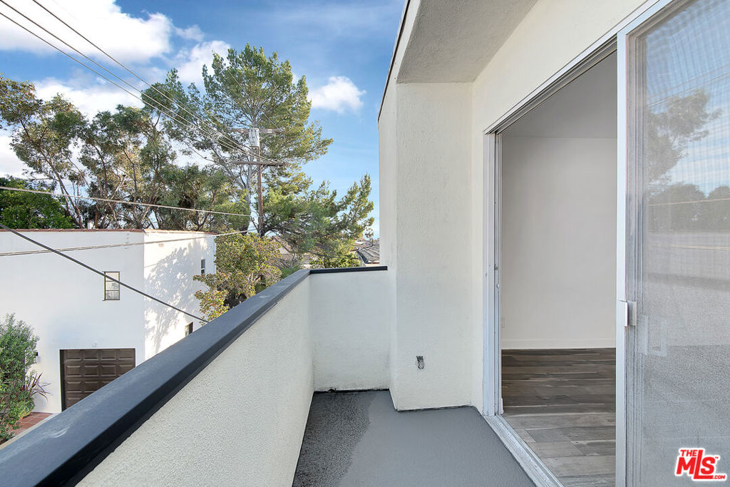 1610 S Beverly Glen Boulevard 7 Property Photo 15