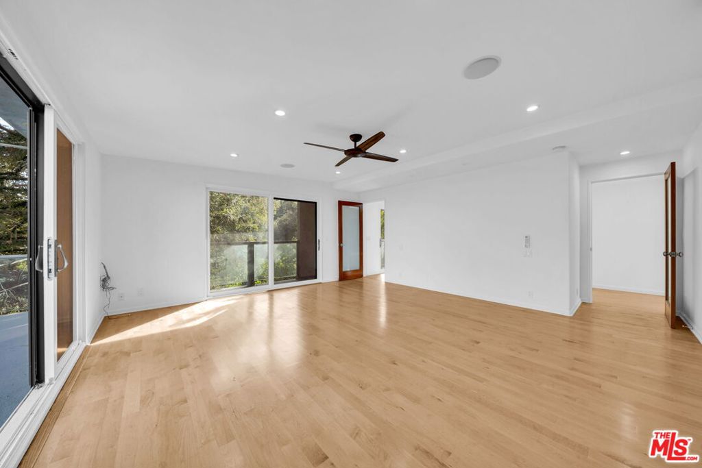 15263 Mulholland Drive Property Photo 27