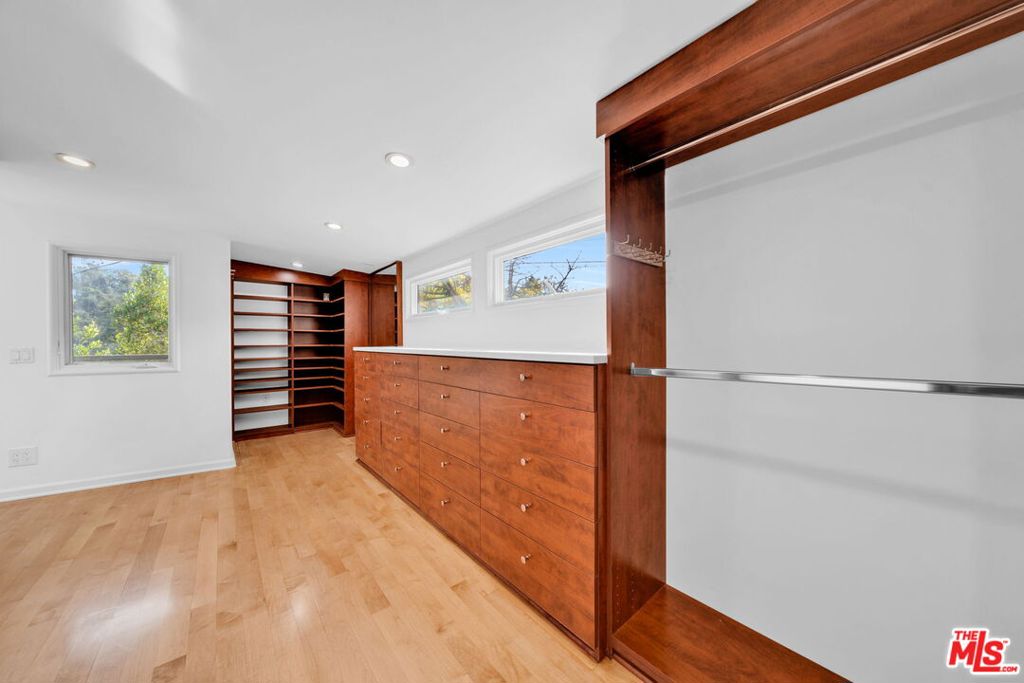 15263 Mulholland Drive Property Photo 34