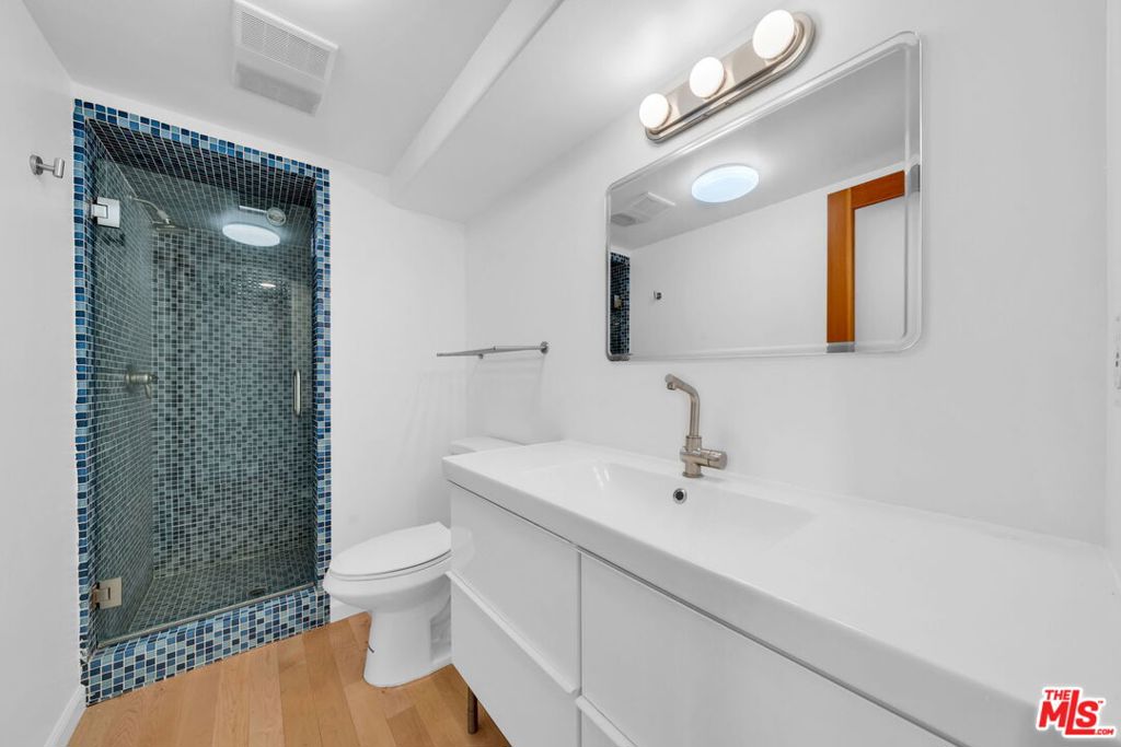 15263 Mulholland Drive Property Photo 44