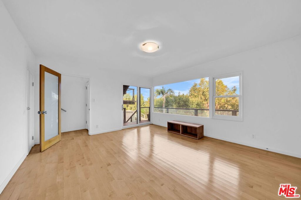 15263 Mulholland Drive Property Photo 46