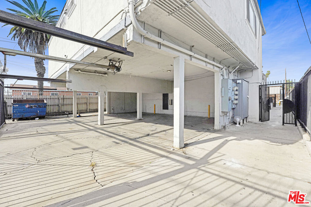 1320 W 97th Street Property Photo 6