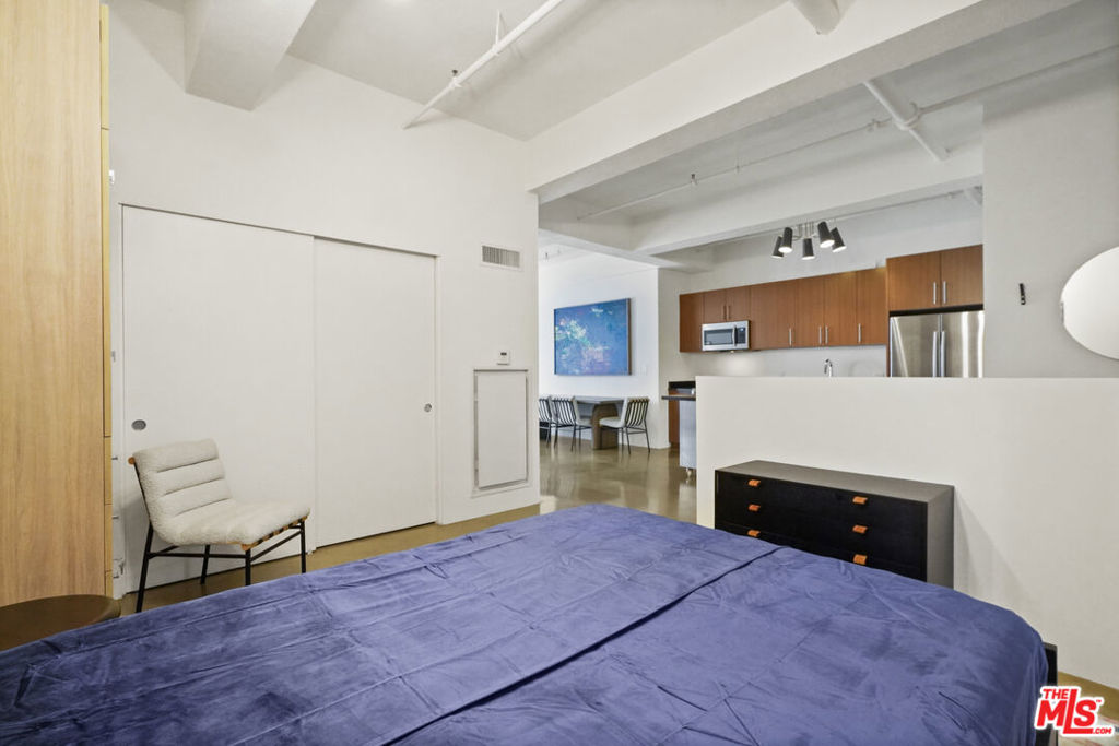 849 S Broadway 403 Property Photo 19