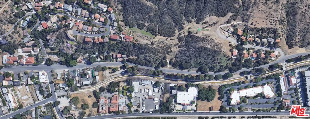 28388 Agoura Rd Property Photo 2