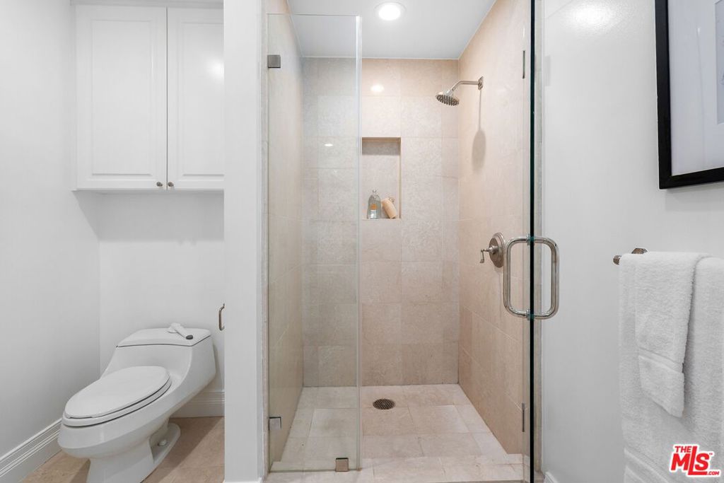 11847 Gorham Avenue 406 Property Photo 21