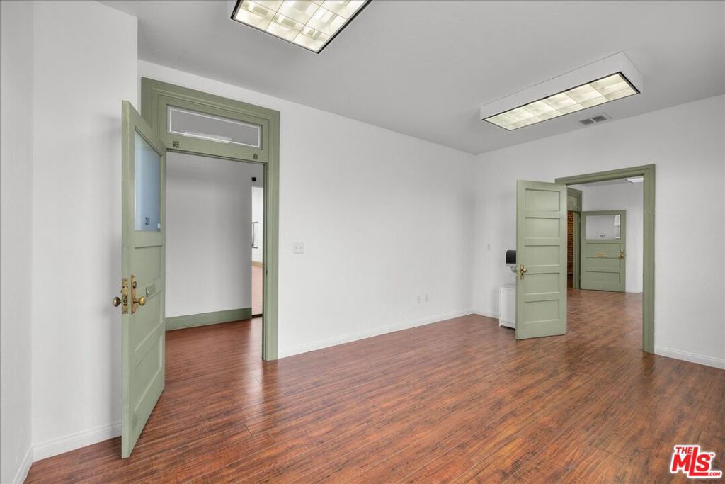 1008 S Pacific Avenue Property Photo 3