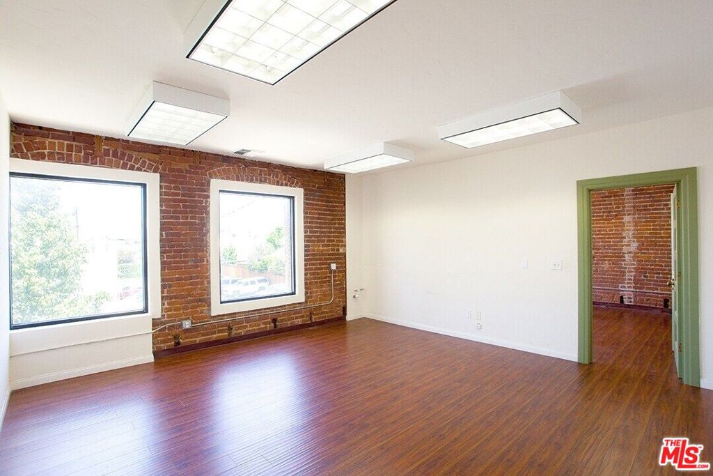 1008 S Pacific Avenue Property Photo 7