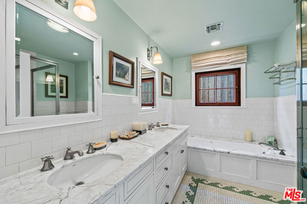 24542 Malibu Road Property Photo 6