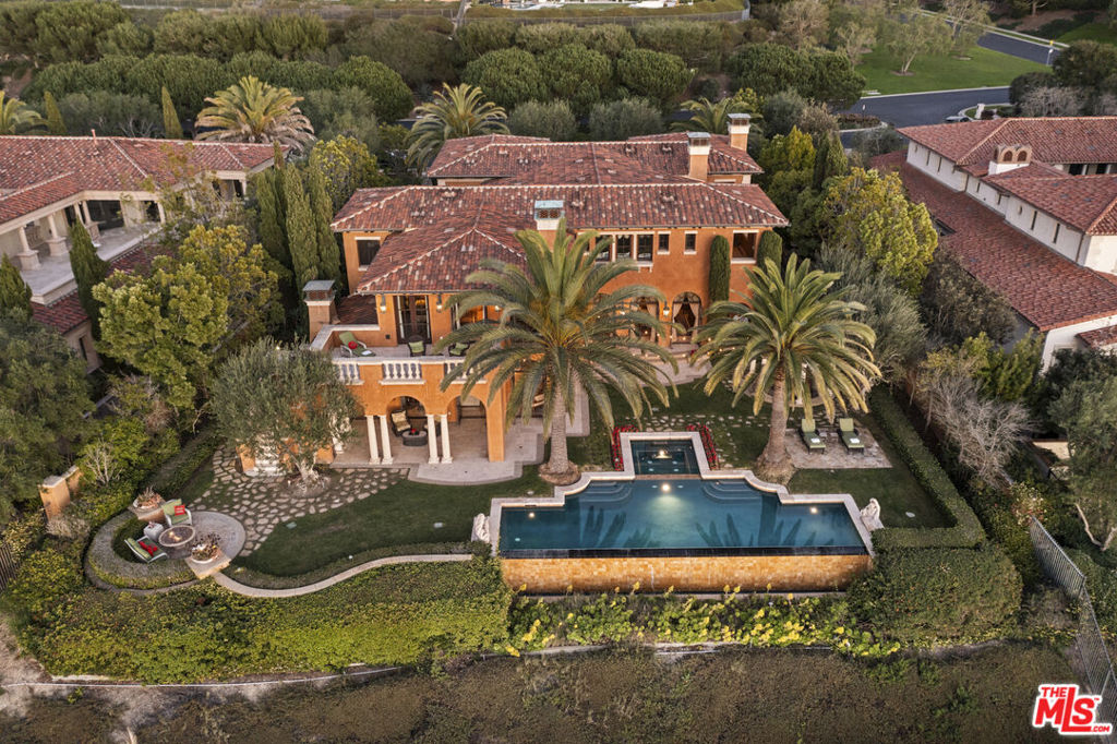 28 Deep Sea Property Photo 2
