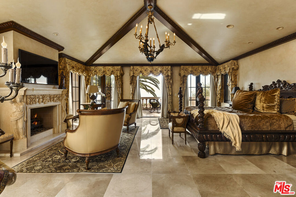 28 Deep Sea Property Photo 31