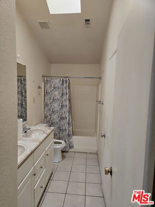 45039 Rachel Avenue Property Photo 2