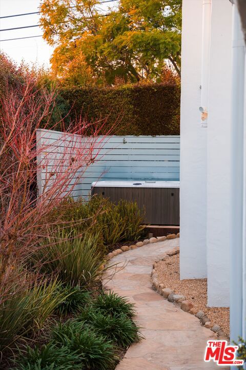 1322 E Cota Street Property Photo 33