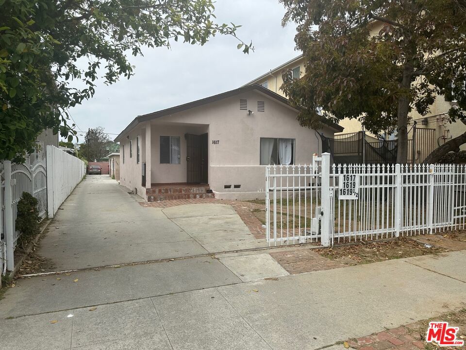 1617 W 224th Street Property Photo 1
