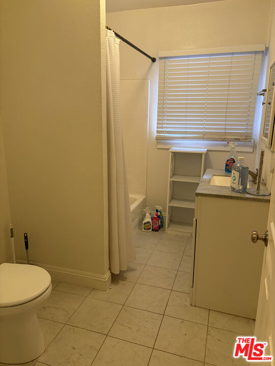 1956 W 73rd Street Property Photo 11
