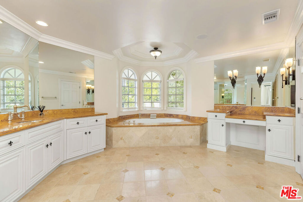 1922 Bel Air Road Property Photo 24