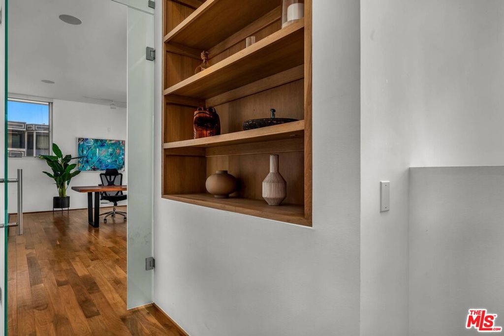17 N Venice Boulevard Property Photo 15
