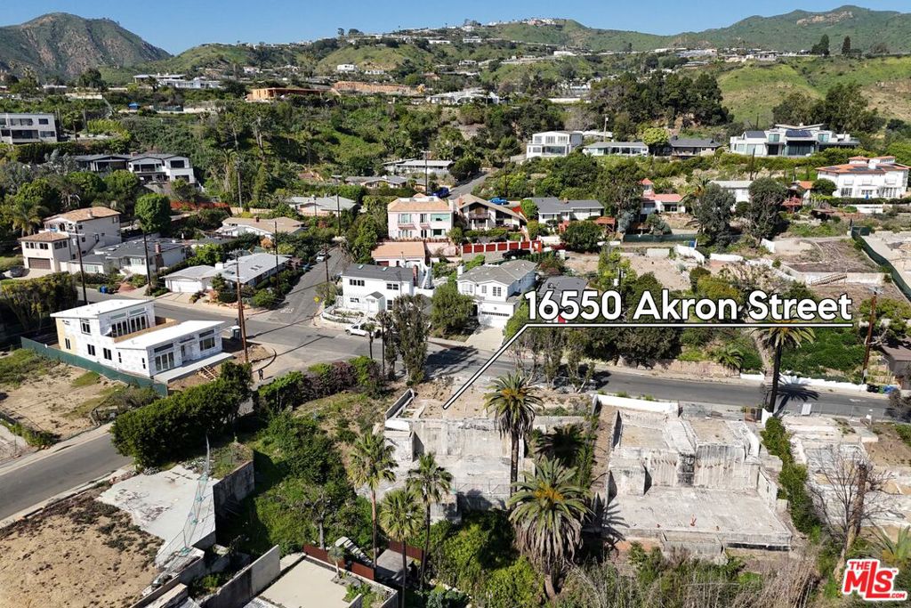16550 Akron Street Property Photo 6