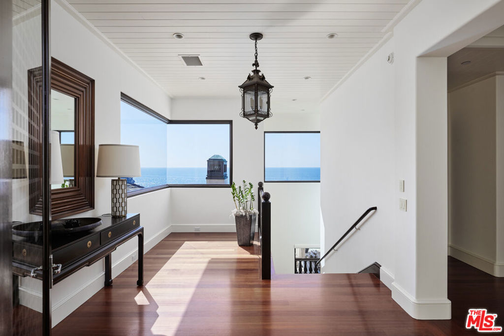 31 Bay Drive Property Photo 17