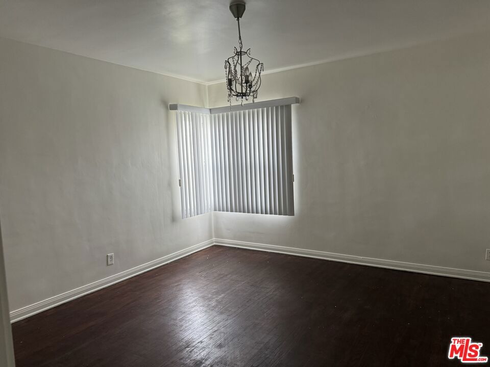 2722 W 43rd Place Property Photo 6