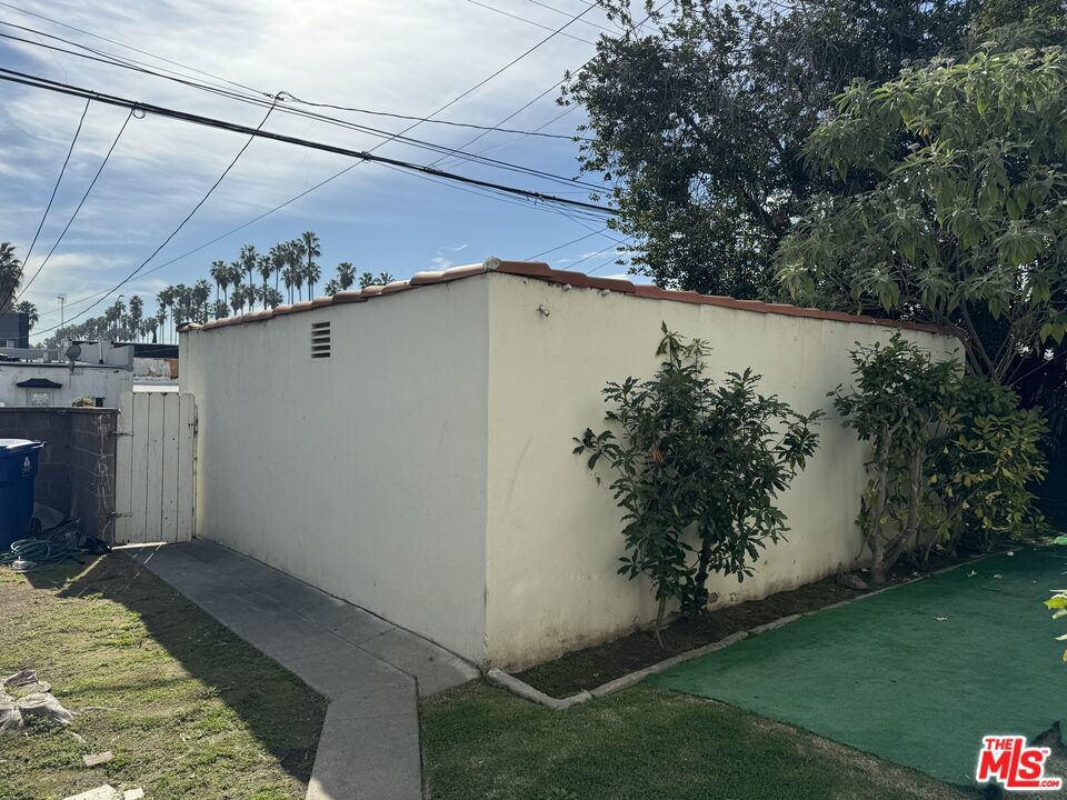 2722 W 43rd Place Property Photo 7
