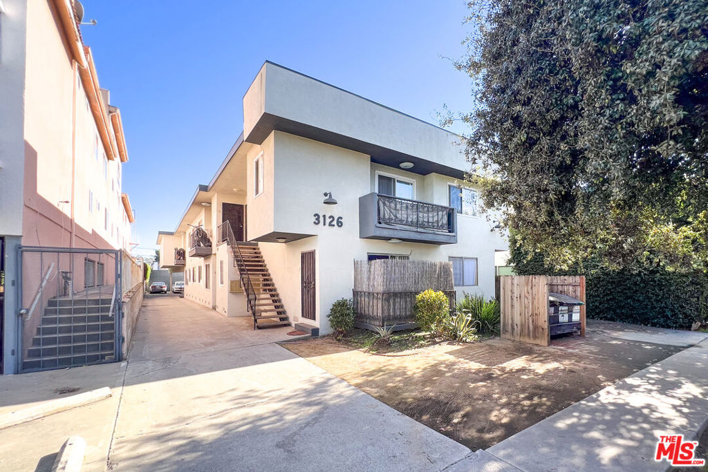 3126 S Canfield Avenue Property Photo 2
