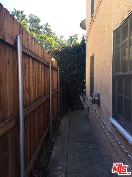 6111 Afton Place Property Photo 7