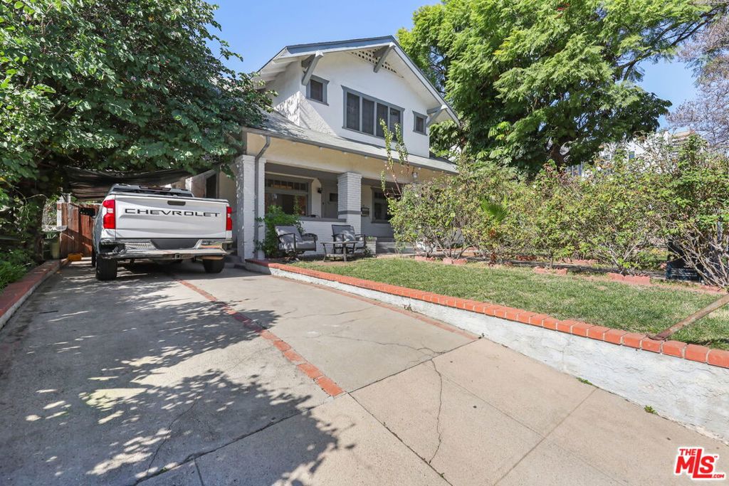 1807 N Van Ness Avenue Property Photo 2