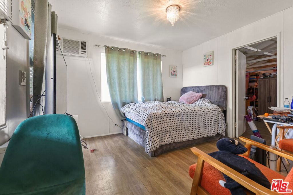 1807 N Van Ness Avenue Property Photo 12