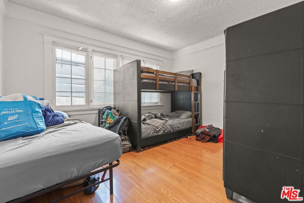 1807 N Van Ness Avenue Property Photo 22