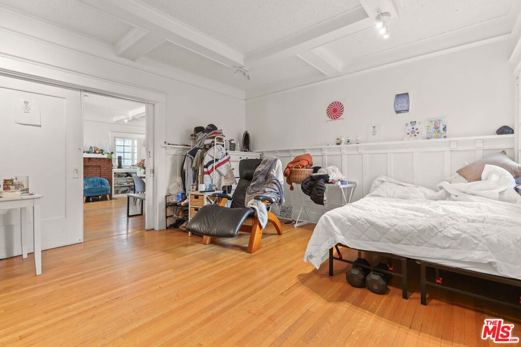 1807 N Van Ness Avenue Property Photo 35