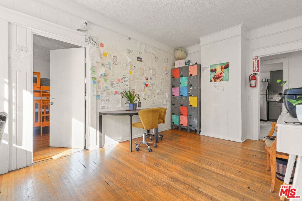 1807 N Van Ness Avenue Property Photo 38