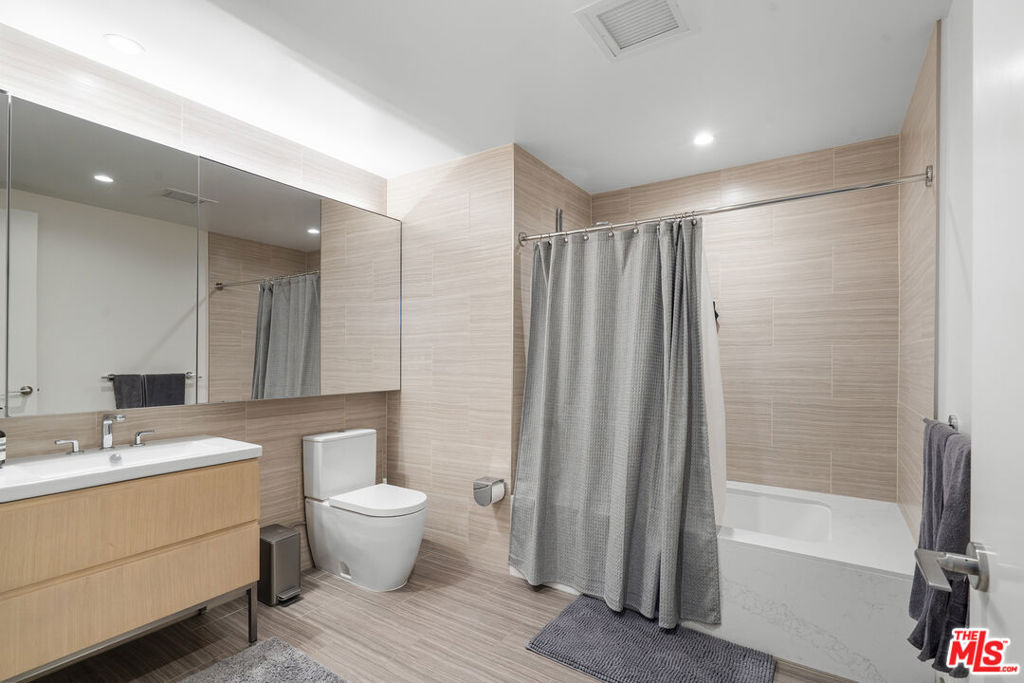 877 Francisco Street 1116 Property Photo 21