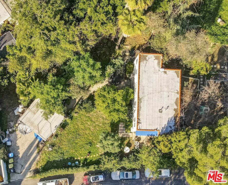 3754 Fredonia Drive Property Photo 10