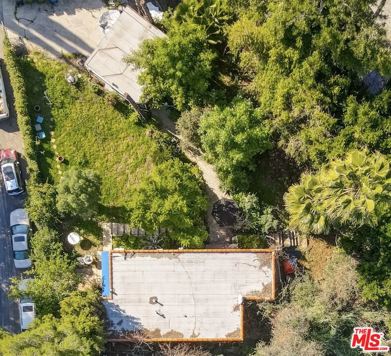 3754 Fredonia Drive Property Photo 12
