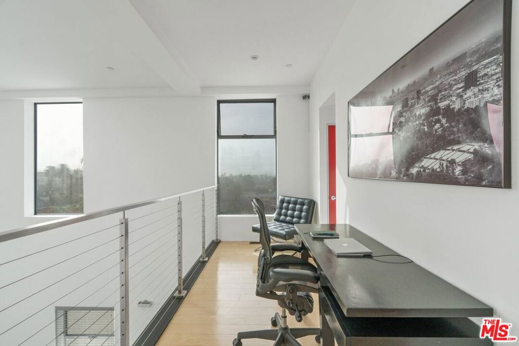 611 N Bronson Avenue 10 Property Photo 11